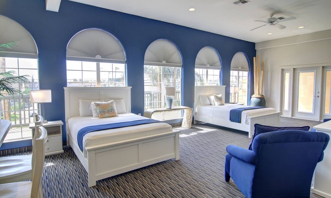 Port Aransas Hotel | Alister Square Inn