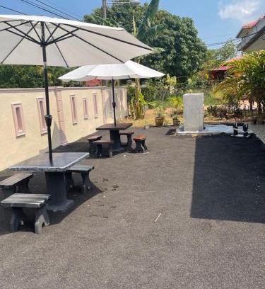Si Rusa House | Alisya Homestay