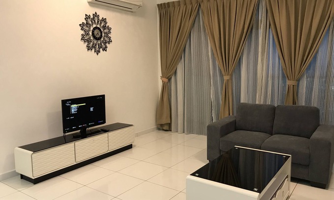 Bukit Indah Condo | Alita Homes 6-8 Pax@Sky Loft AEON Bt Indah, LEGOLAND+WIFI+CABLE CHANNEL