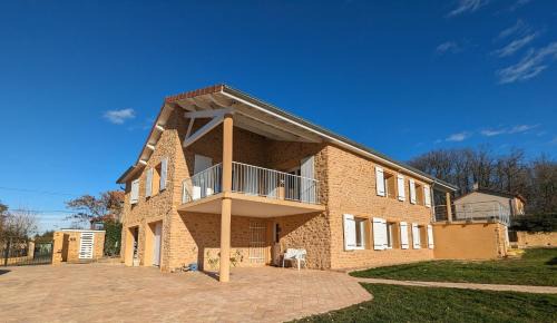 Alix Bed & Breakfast | Alix au pays des Pierres Dorées