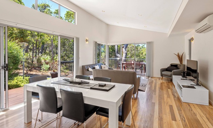 Dunsborough House | Alkira @ Cape Villas, Dunsborough
