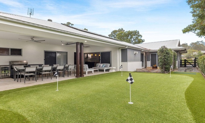 Pokolbin House | ALKIRA - THE VINTAGE HOLIDAY HOUSES
