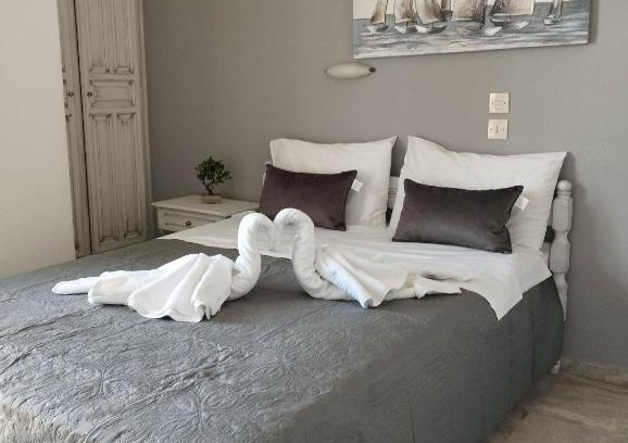 Skiathos Town Apartment | ALKMENE STUDIOS