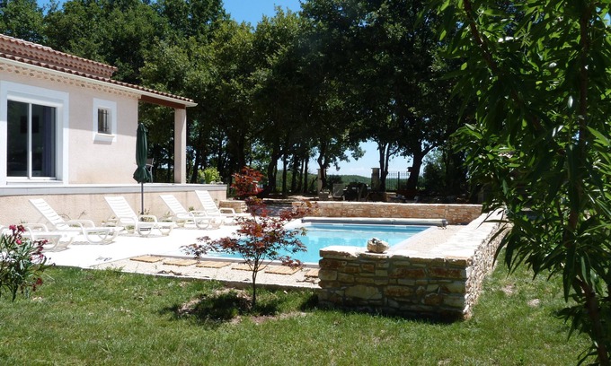 Barjac Villa | All air-conditioned villa with swimming pool 6 to 7 people