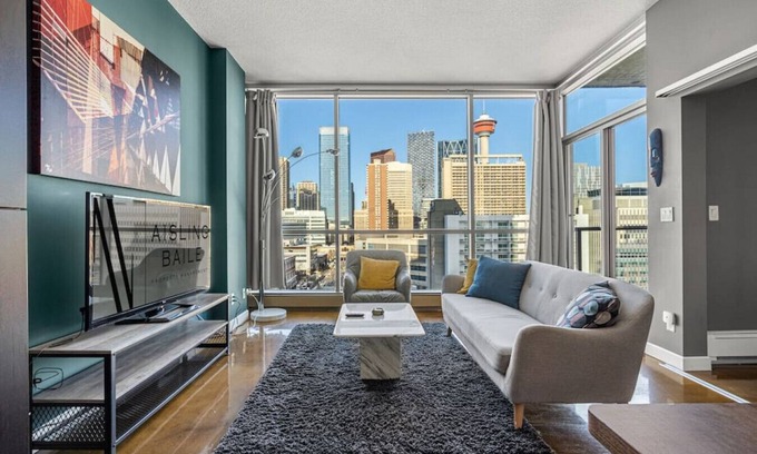 Beltline Apartment | All My Favorite Colors | DT YYC | BMO | Great Eats