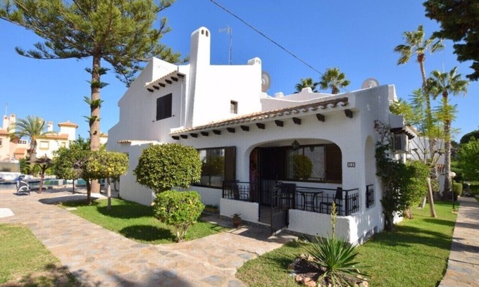 Orihuela Costa House | All one level, suitable for couples, Young Families, winter rent & home working.