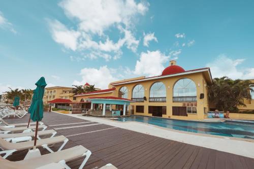 Puerto Juarez Resort | All Ritmo Cancun Resort & Water Park