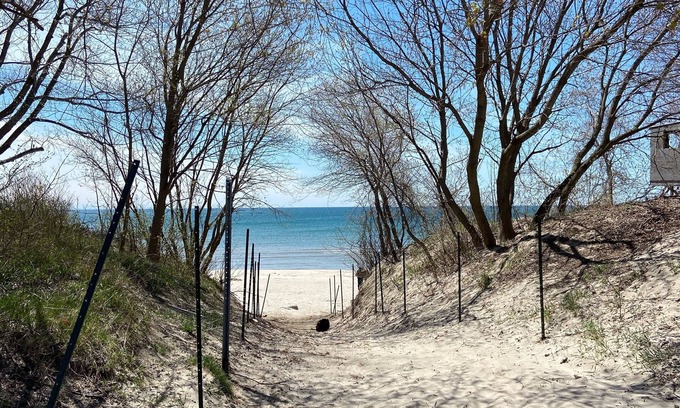 Wainfleet Cottage | All Season Cottage steps to Long Beach