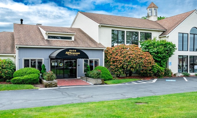 South Yarmouth Hotel | All Seasons Resort