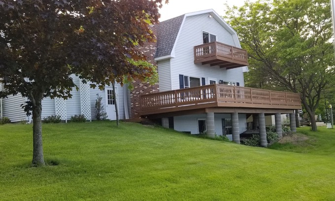 Cheboygan House | All Sports Long Lake 4 BR Home - High-Speed Internet - Close To Attractions