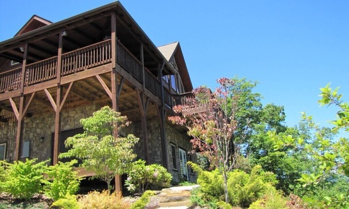 Lake Lure Cabin | All Year Mountain/Sunset Views ~ Updated cabin ~ Best view in Lake Lure
