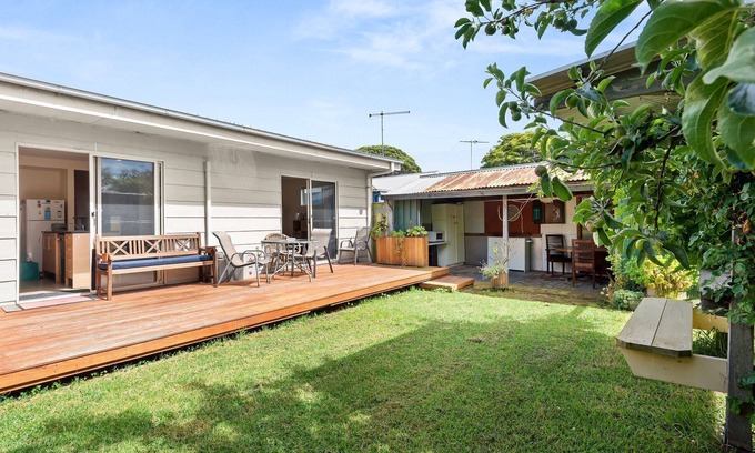 Portarlington House | Allawah Holiday Home Close to the Beach