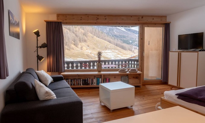 Tschierv Apartment | Allegra and welcome to the vacation apartment Chasa Minschuns 4