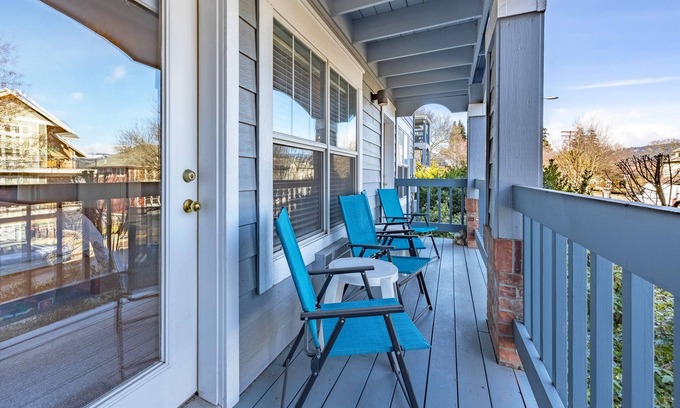Hood River House | Alley's 22 Condo with Direct Deck Access by RedAwning