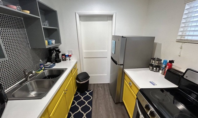 Downtown Las Vegas House | Alluring #A 1 Queen & courtyard by Fremont Str