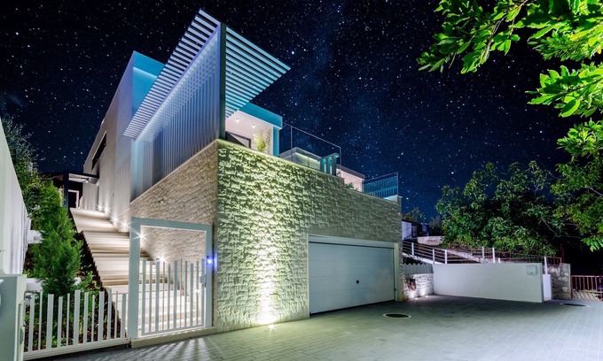 Sutivan Villa | Alluring Sutivan Villa | 3 Bedrooms | Villa Tranquil Brac | Private Infinity.