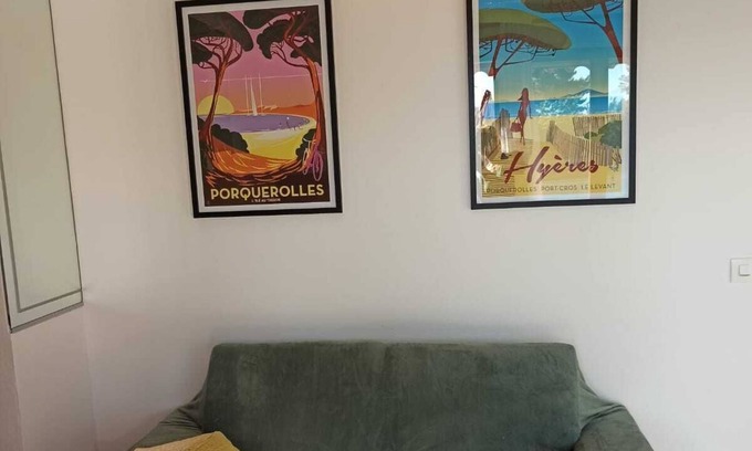 Toulon - Hyeres Apartment | Almanarre beach house 2