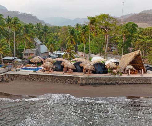 El Zonte Hotel | Almare Zonte - BeachFront Glamping Hotel