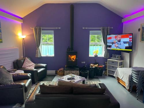 Donegal Apartment | Almost Heaven - 4 min drive from Donegal Town