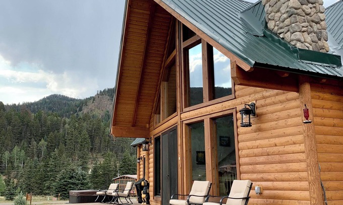 Red River Cabin | Almost Heaven in the Upper Valley With High Speed Wifi