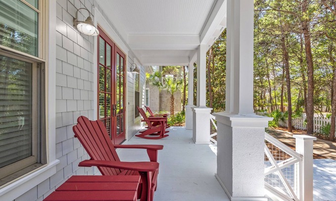 WaterSound Beach House | Almost Heaven in Watersound Proper INCLUDES Carriage House! Bedding for 12