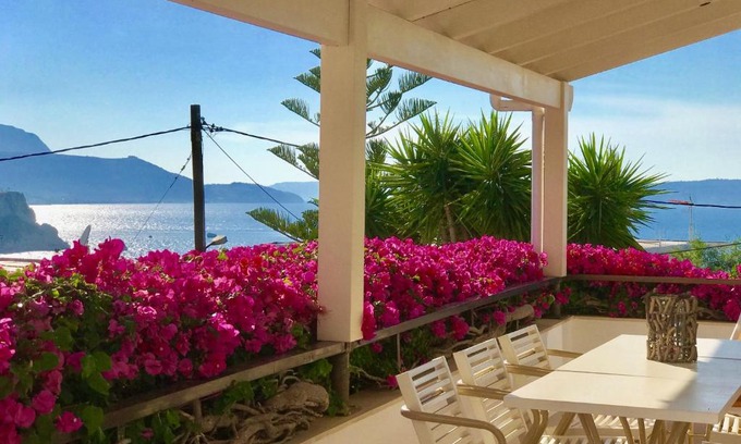 Plaka Apartment | Almyrida Sands