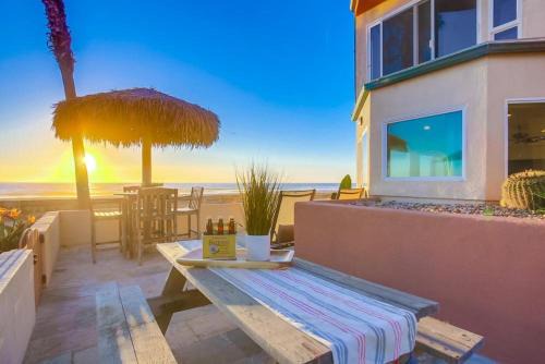 Central Mission Beach House | Aloha Breeze 1
