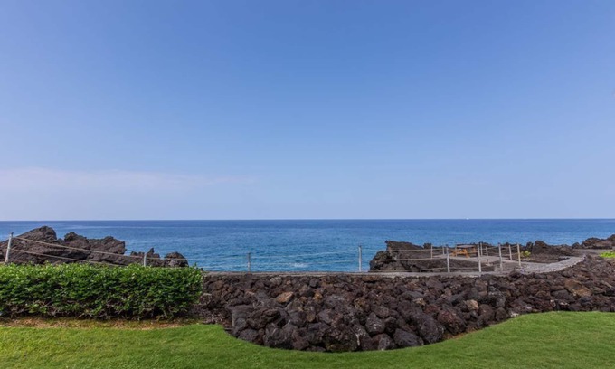 Kahaluu Bay Condo | Aloha Condos, Keauhou Kona Surf and Racquet Club, Condo 2-102, Oceanfront