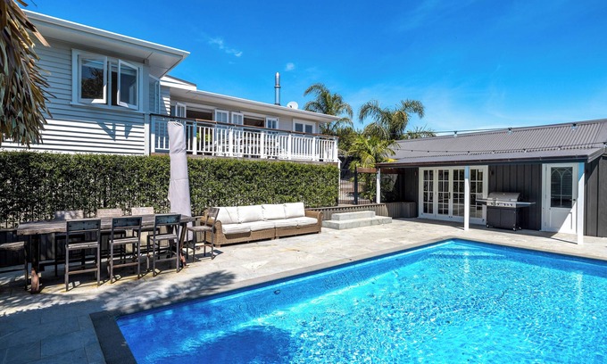 Surfdale House | Aloha Cottage - Waiheke Island