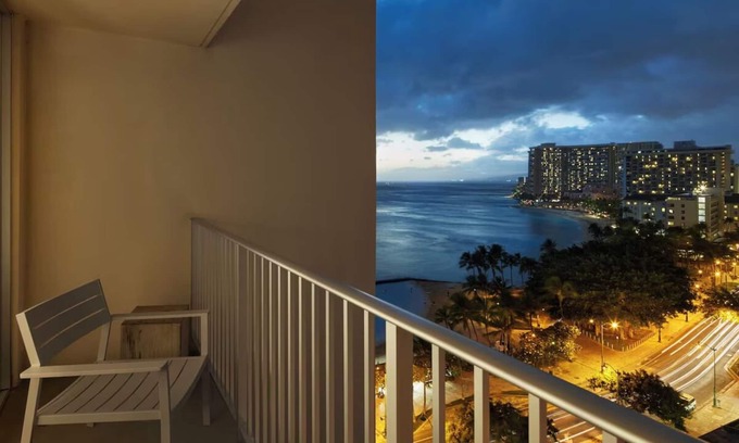 Honolulu Hotel | Alohilani Resort – Ocean Breezes – Waikiki Culture at Your Doorstep