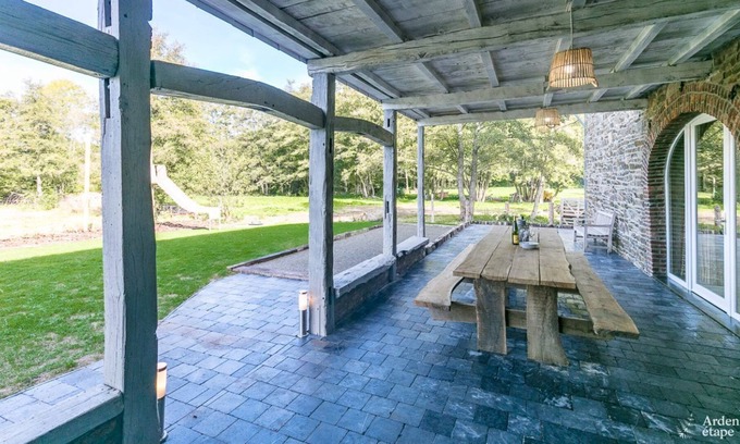 Amonines House | Along the river