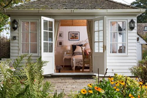 Burford House | Alpaca Lodge