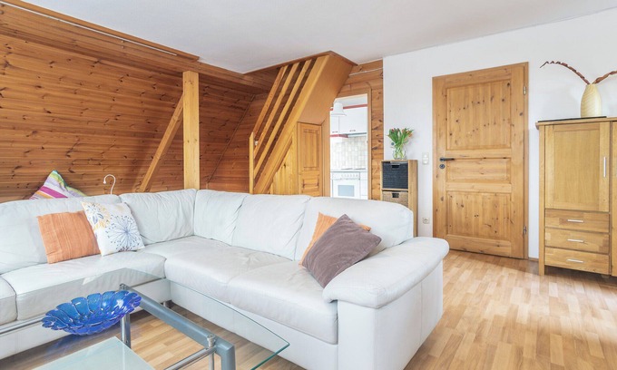 Memmingen Apartment | Alpen-hostel Südgrat 8, Buxacher Straße 23 mit Motorradvermietung