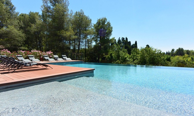 Plan-d'Orgon Villa | Alpilles Luberon, air conditioning, heated pool, 9 bedrooms 7 bathrooms
