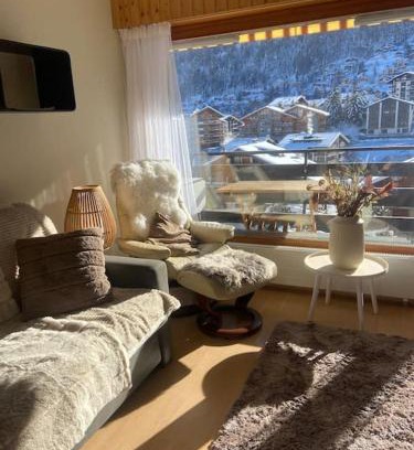 Saint-Pierre-de-Clages Apartment | Alpine apartment by Jolidi