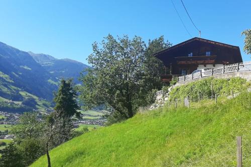 Eckartau Apartment | Alpine cottage with exceptional view