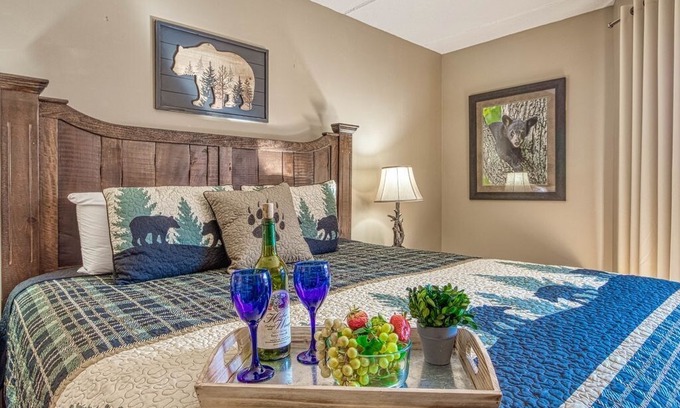 Chalet Village Condo | "Alpine Lookout" Spacious Gatlinburg Condo w Smoky Mtn Views
