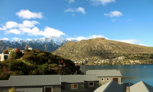 Queenstown Apartment | Alpine Village Views