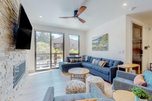 Silverthorne House | Alpine Vista Haven