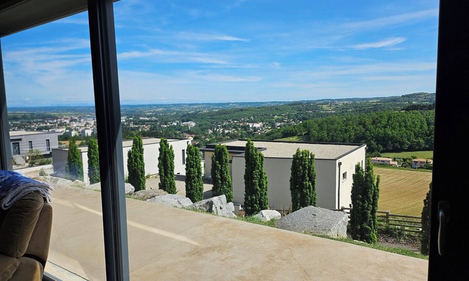 Pont-Eveque Apartment | Alps view apartment