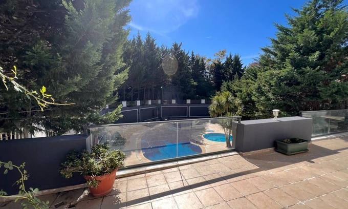 Sariyer Condo | ALR SUITES - Eclectic 3BR w/Garden,Sauna,Pool,Gym,Courts,24/7Concierge