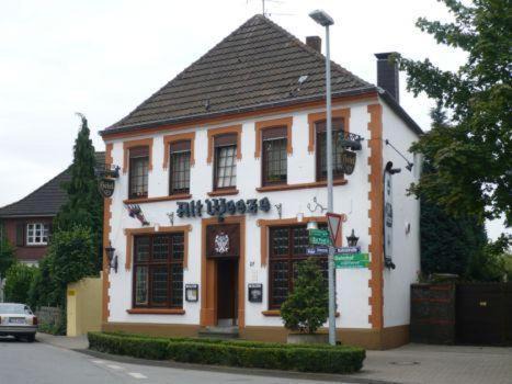 Weeze House | Alt Weeze