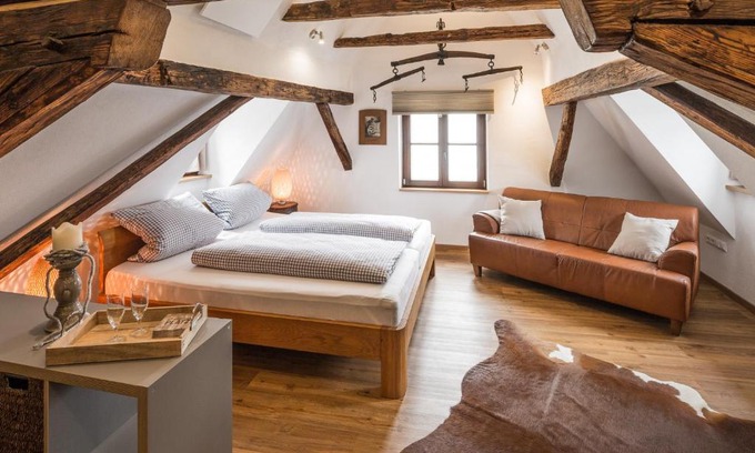 Guenzburg House | alte Ritterstube