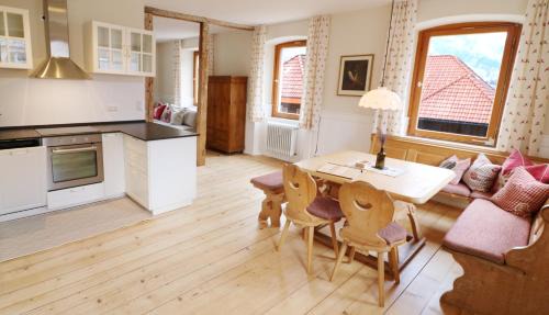Todtnau Apartment | Altes Forsthaus - Fewo "Hasenhorn", mit privater Sauna, Todtnau- Feldberg