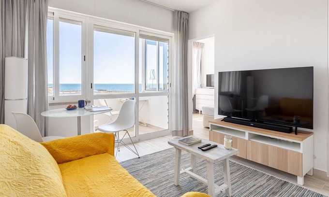 Torralta Apartment | ALTIDO Lovely 1-bed flat w/ balcony overlooking the sea