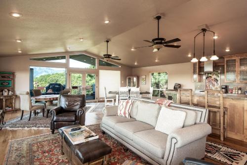 Alto House | Alto Grand View