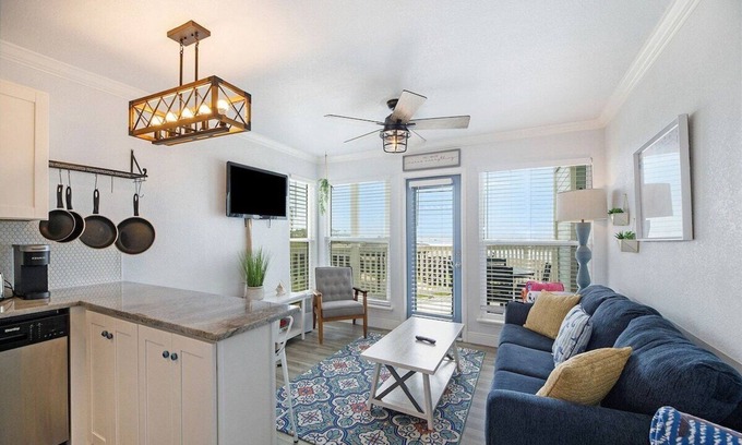 Galveston Condo | Always Sunny at Seascape Beach Resort Sits Directly on Beach with Heated Pool