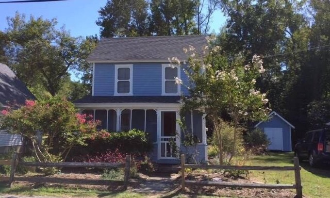 Chincoteague House | Always Sunny - island home. Pet Friendly - Close to Carnival. NO LINENS