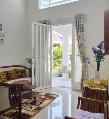 Dinoyo Villa | Alysahouse - 2 Bedrooms, Dekat JTP3