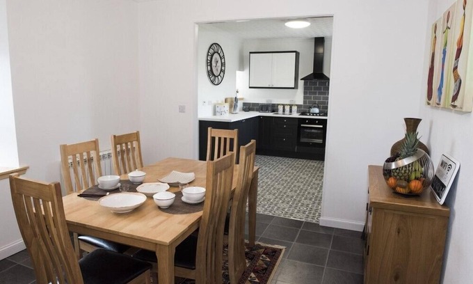 Isle of Lewis Cottage | AM BLÀR BEAG, family friendly, with a garden in Ness, Isle Of Lewis